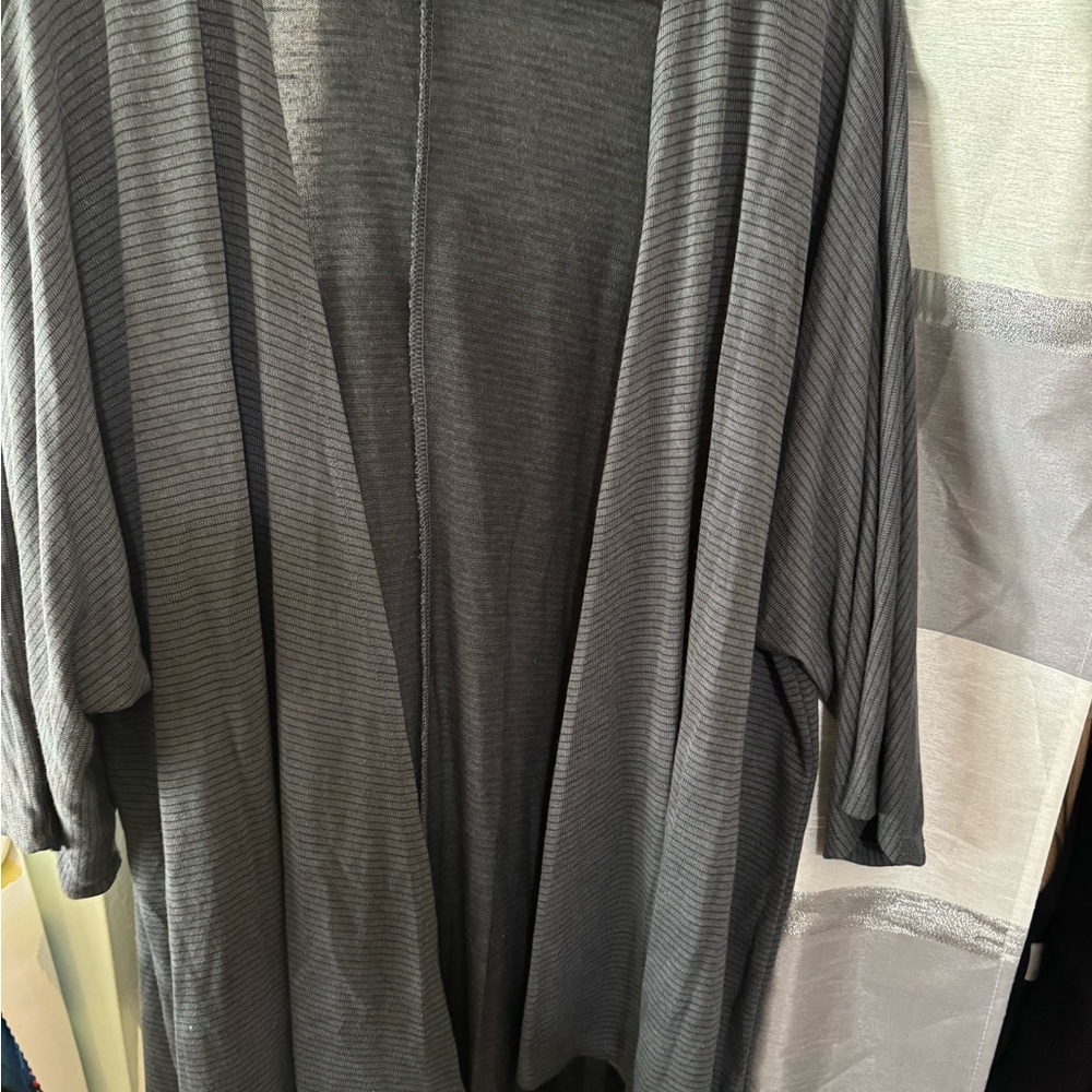 LuLaRoe Charcoal Cardigan (Lindsay)